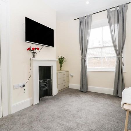 24 Baxtergate Apartment Уитби Екстериор снимка