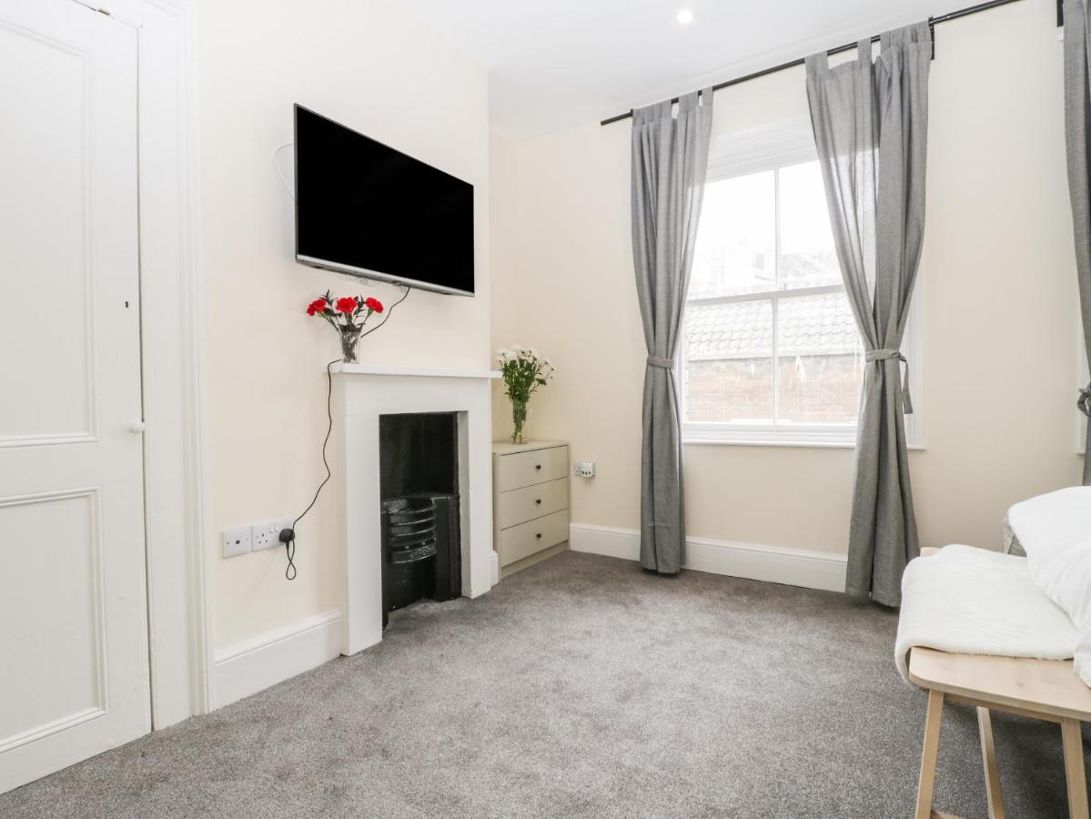 24 Baxtergate Apartment Уитби Екстериор снимка