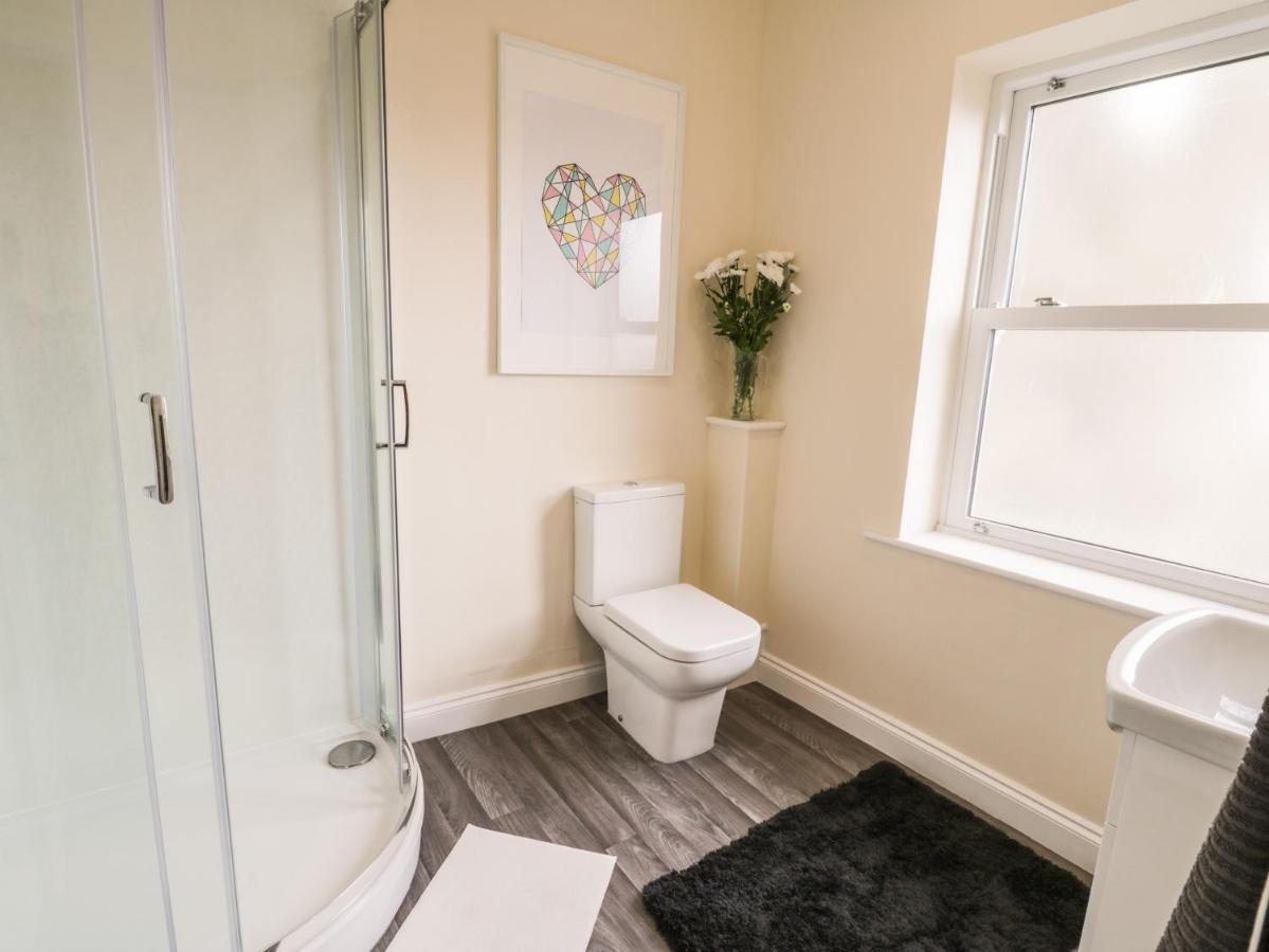 24 Baxtergate Apartment Уитби Екстериор снимка